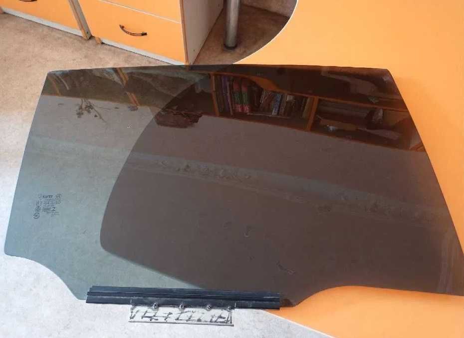Subaru заднее стекло