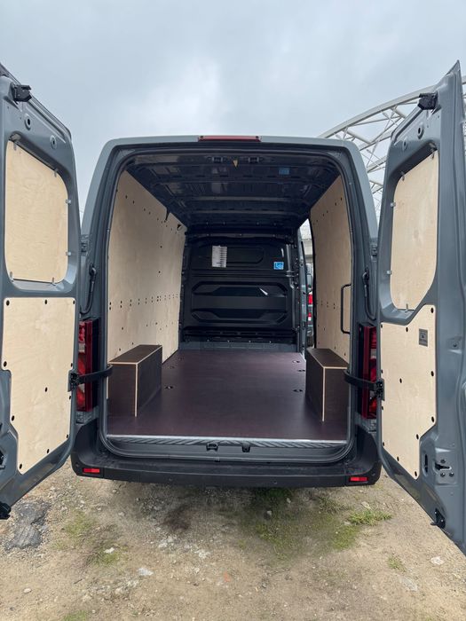 Zabudowa Renault Master L3H2  NOWY MODEL