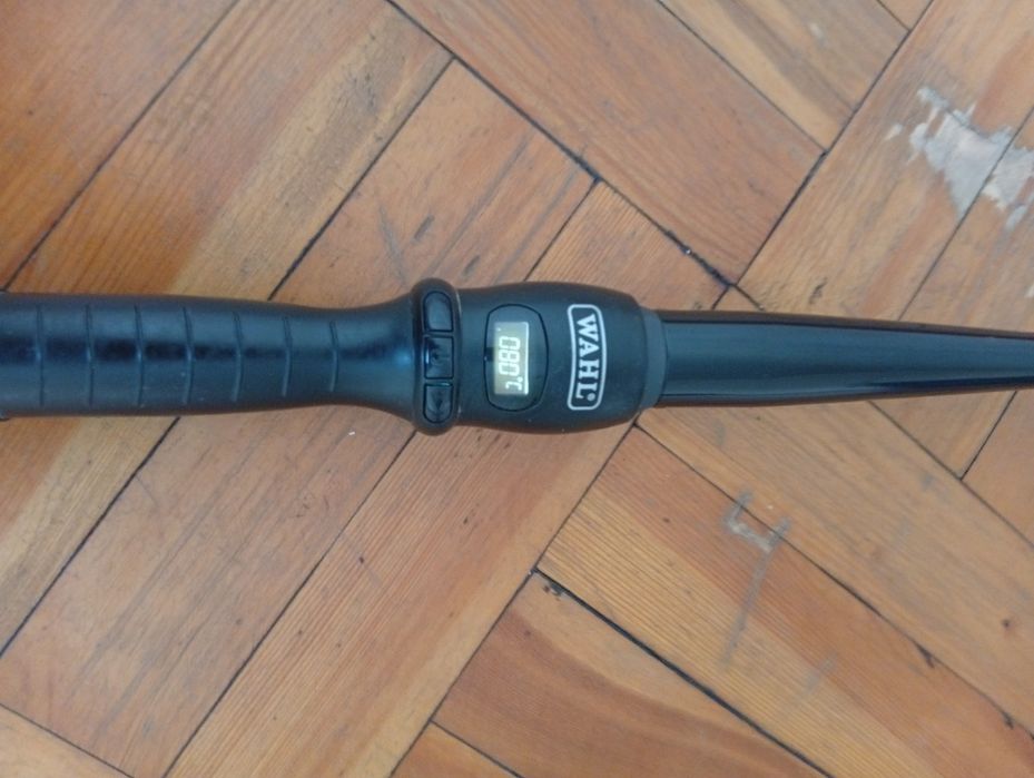 Плойка хорошая меню сенсорное . Нагревает быстро. Качественная . Не до