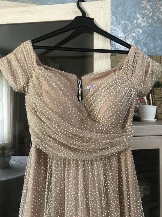 Вечірня довга сукня