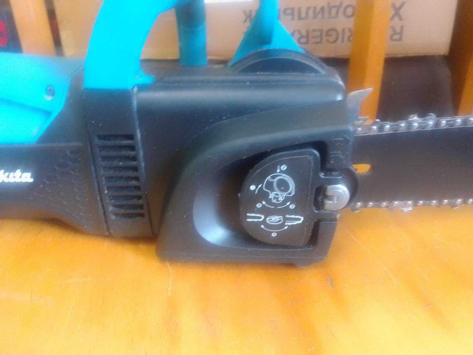 Пилка ланцюгова електрична Makita UC 4540A