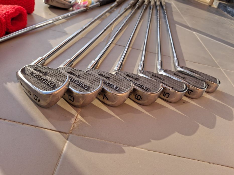 Saco golfe Spalding c/trolley + 13 tacos Executor II e Pro Flite II