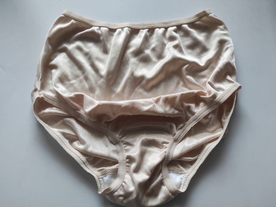 Figi połysk nylonowe r. M? czy S?