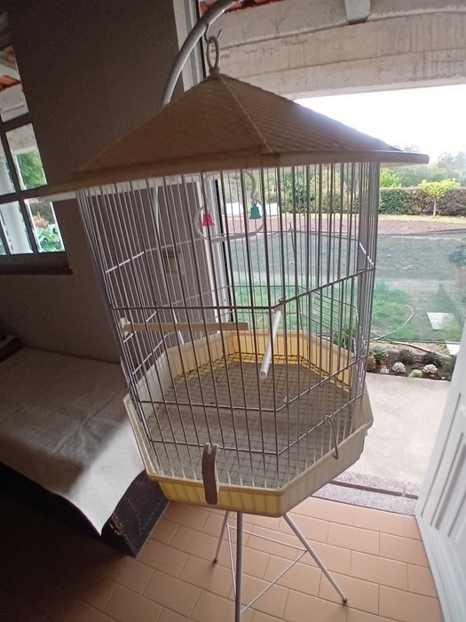 Gaiola para pássaros com pé para pendurar