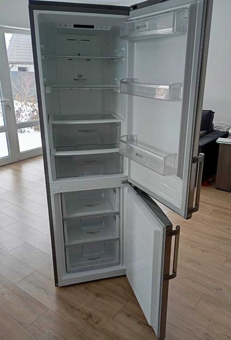 Продам інверторний холодильник LG GW-B469BLCM (б/в)