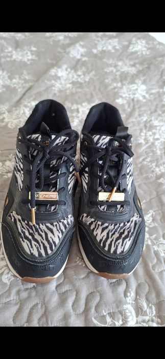 Skechers Los Angeles zebra