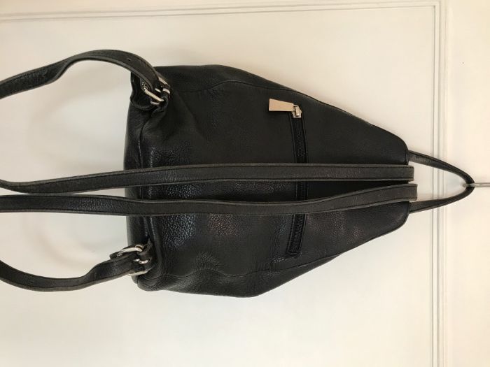 Mochila em couro preto