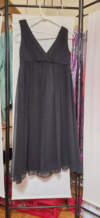 Vendo original vestido preto com laçada em branco.