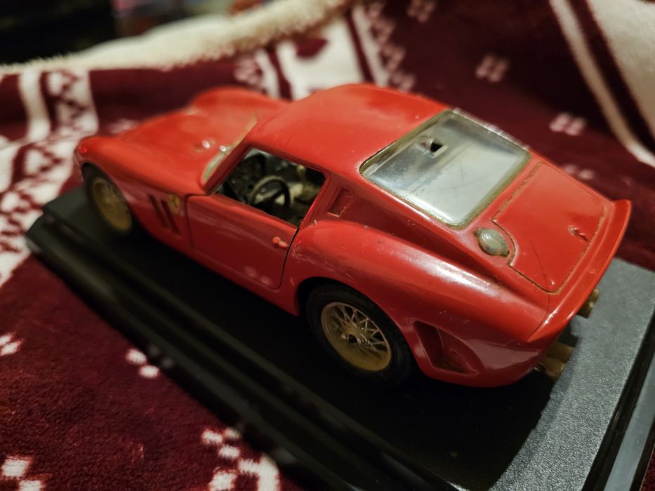 3 Carros Ferrari de coleção