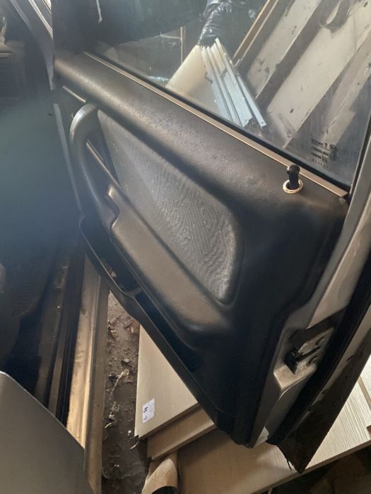 Розбираю волгу.