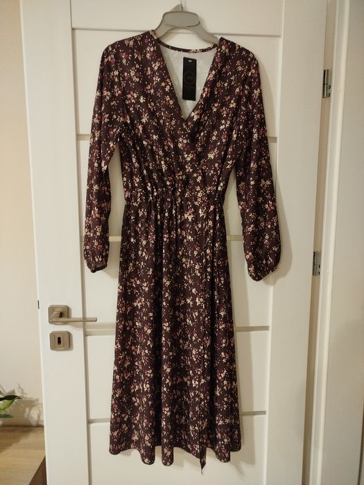 Sukienka MIDI nowa
