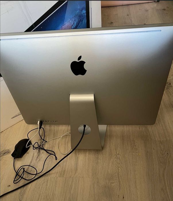 Продаю iMac 27” (Mid 2011)
