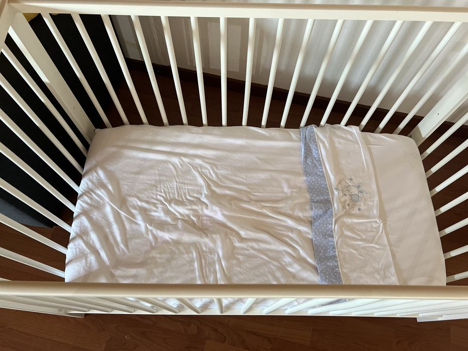 Berço ikea com colcao viscoelastico Zy incluido