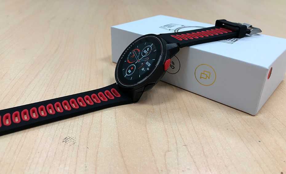 Smartwatch monitor de frequência cardíaca resistente a água.