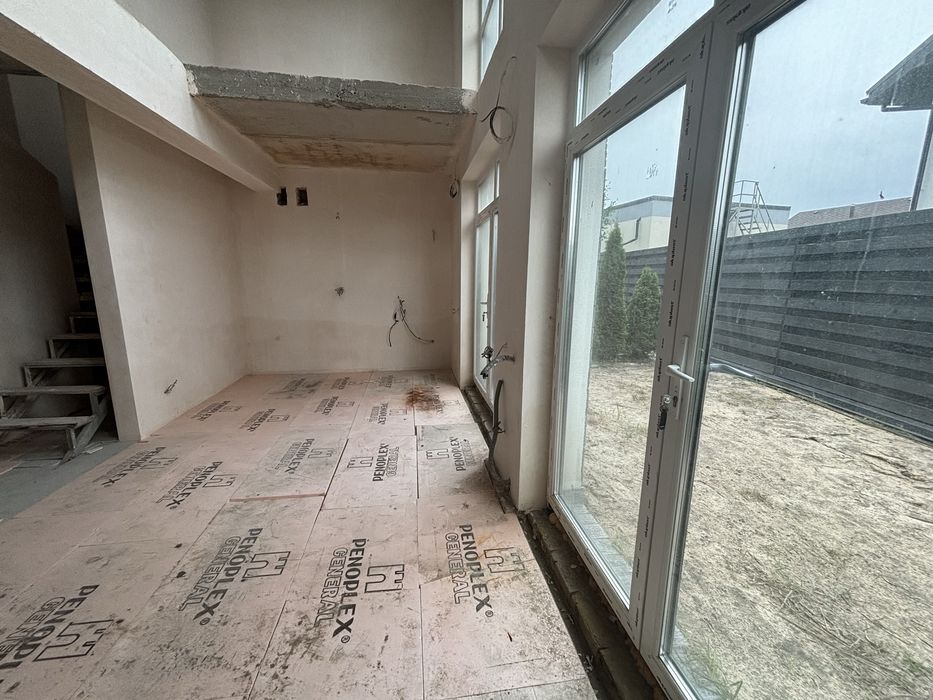 Готовий таунхаус під чистову обробку 102м2