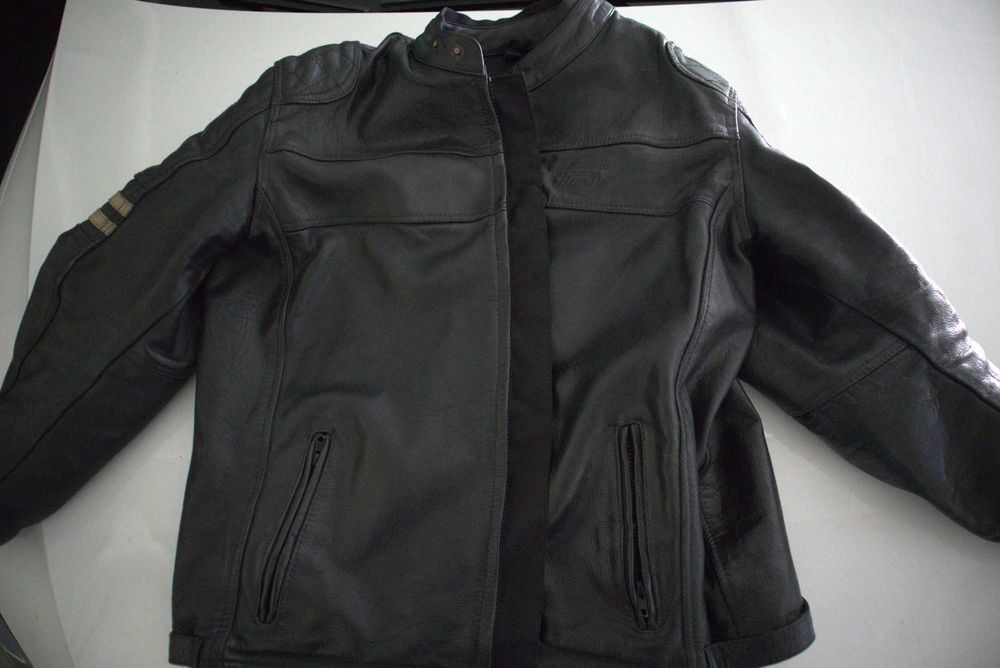Blusão moto caprica peles