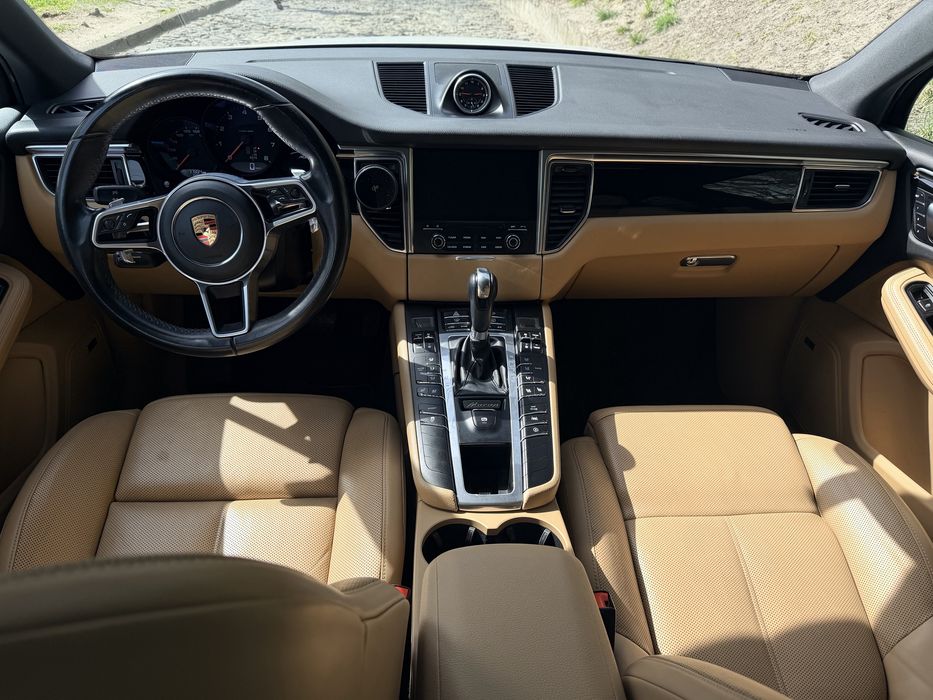Продаж  Porsche Macan 2018 • 2.0 Turbo