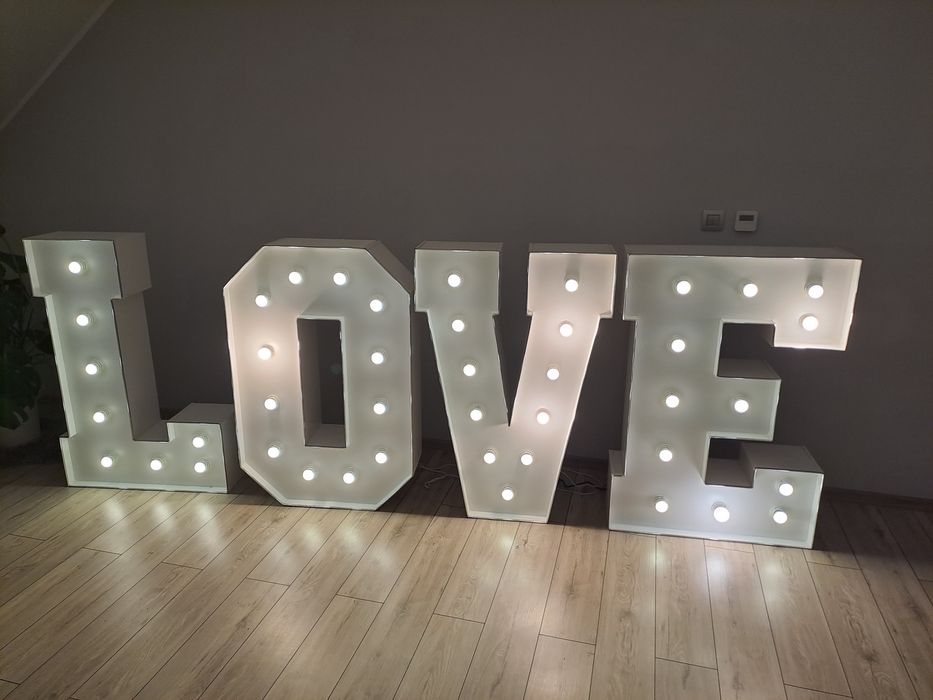 Podswietlany napis Love na wesela i na inne imprezy 350 zł Na wynajem