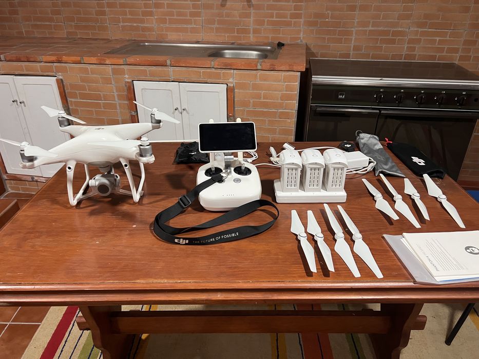 Drone DJi Phantom 4 Pro+ comando com ecra - como novo