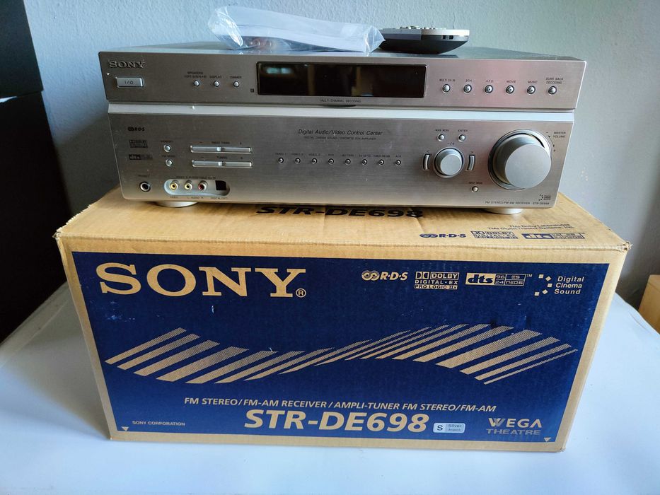 SONY STR-DE698 amplituner AV srebrny z pilotem