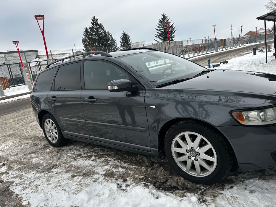 Авто Volvo V50 2009 рік