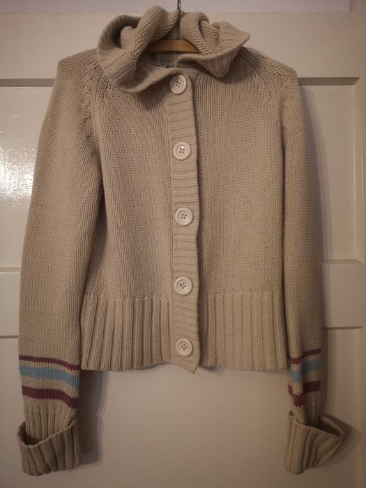 Sweter rozpinany z kapturem