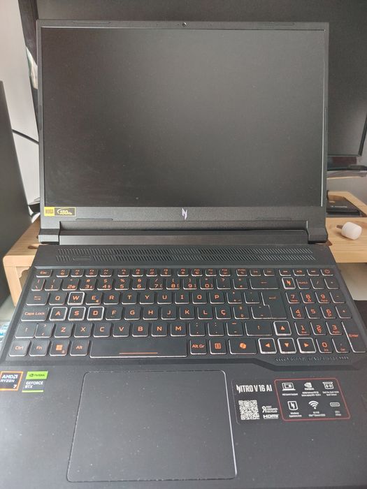 Portatil acer nitro v16
