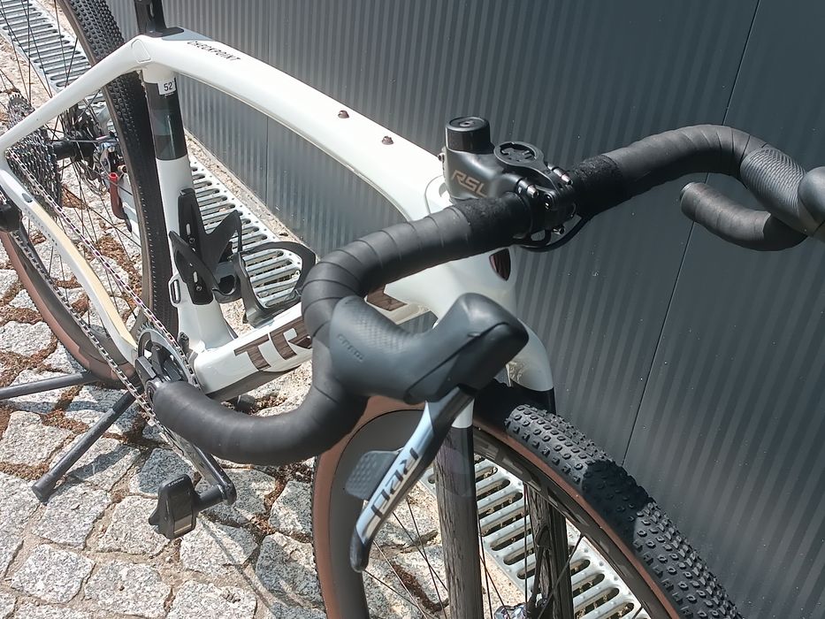 Bicicleta de gravel trek checkpoint SLR SRAM red