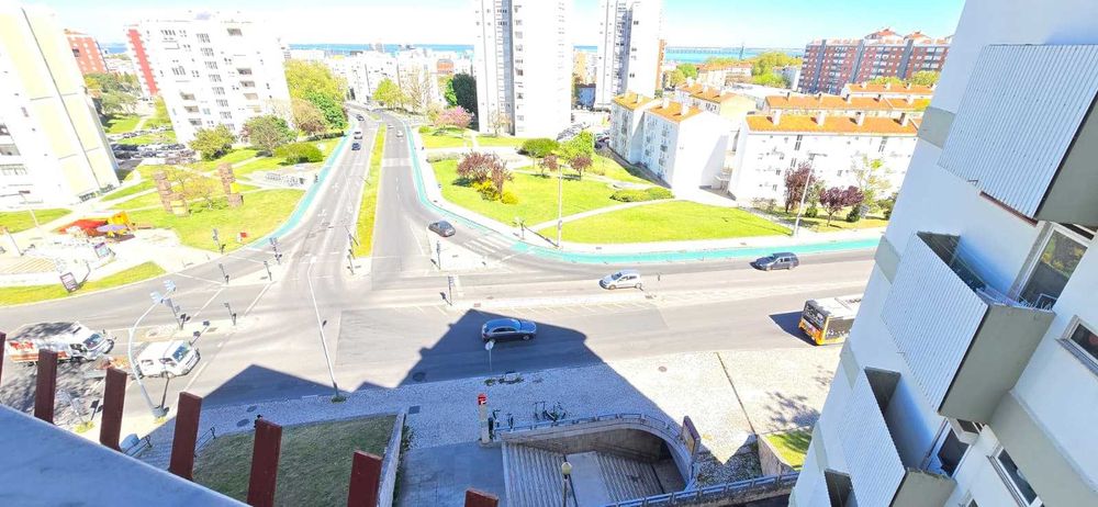 Arrendo T4 nos Olivais muito soalheiro, Vista Desafogada e Localização Priveligiada