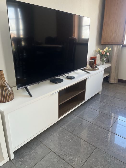Móvel de televisão