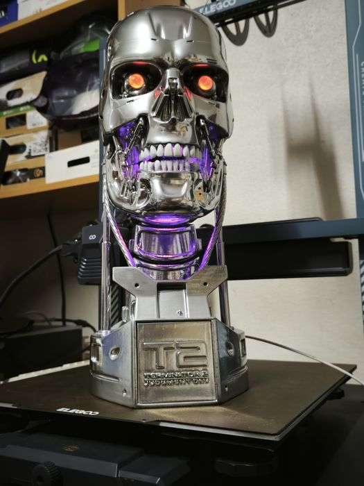 Busto escala real Terminator T800