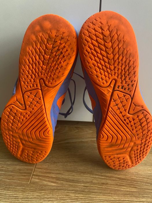 Buty Puma do grania w piłkę rozm.40,5