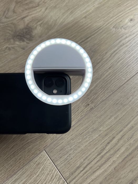Lampa pierścieniowa na telefon do oświetlenia zdjęć