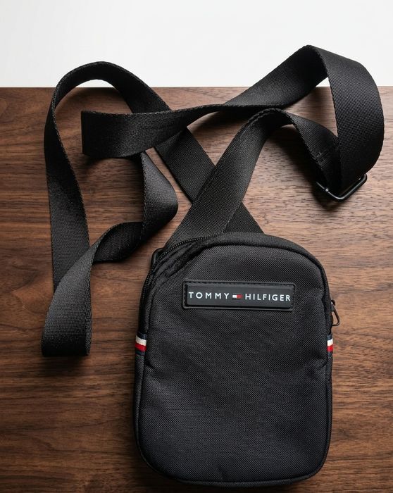 Męska saszetka Tommy Hilfiger – Listonoszka Nerka Black – Oryginalna