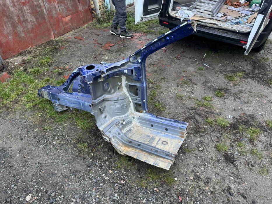 Четверть передняя правая camry 70