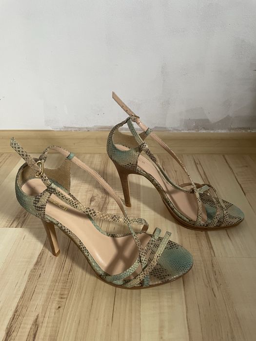 Szpilki sandały skórzane Kazar