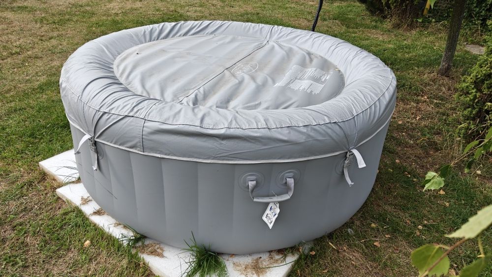Jacuzzi ogrodowe dmuchane Bestway Lay-Z-Spa St. Lucia 170cm
