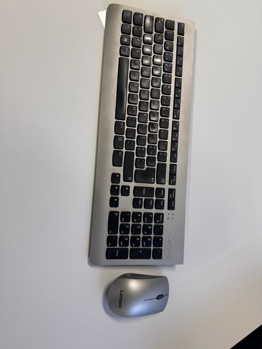 Lenovo All In One Desktop i5 8400 8GB Ram