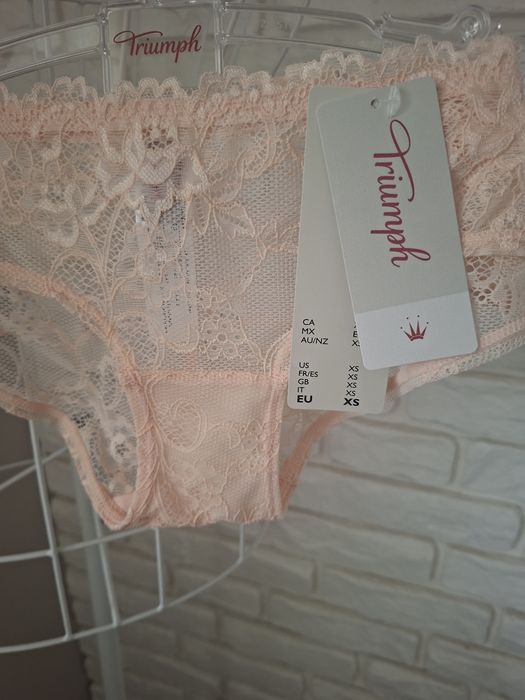 Nowe majtki koronkowe triumph xs