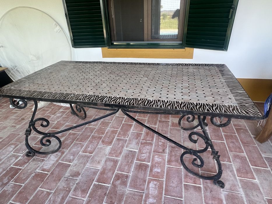 Mesa de jantar de jardim