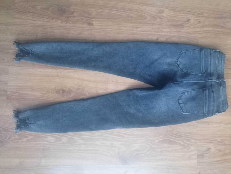 Damskie jeansy z przetarciami,rozmiar 36/s