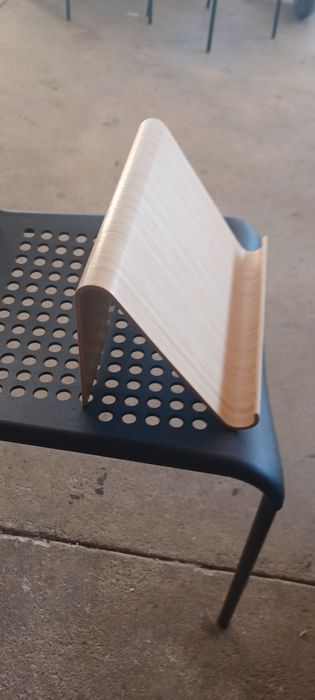 Porta Revistas em Madeira Ikeia