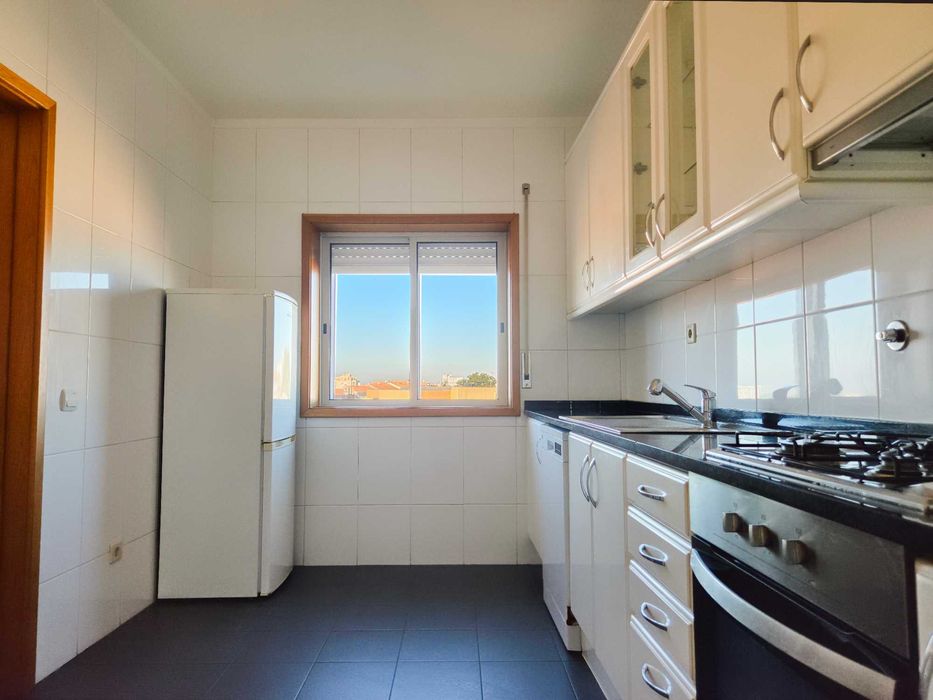 T1 com Terraço, Vista Mar e Lugar de Garagem – Santo Ovídio, a 200m do Metro