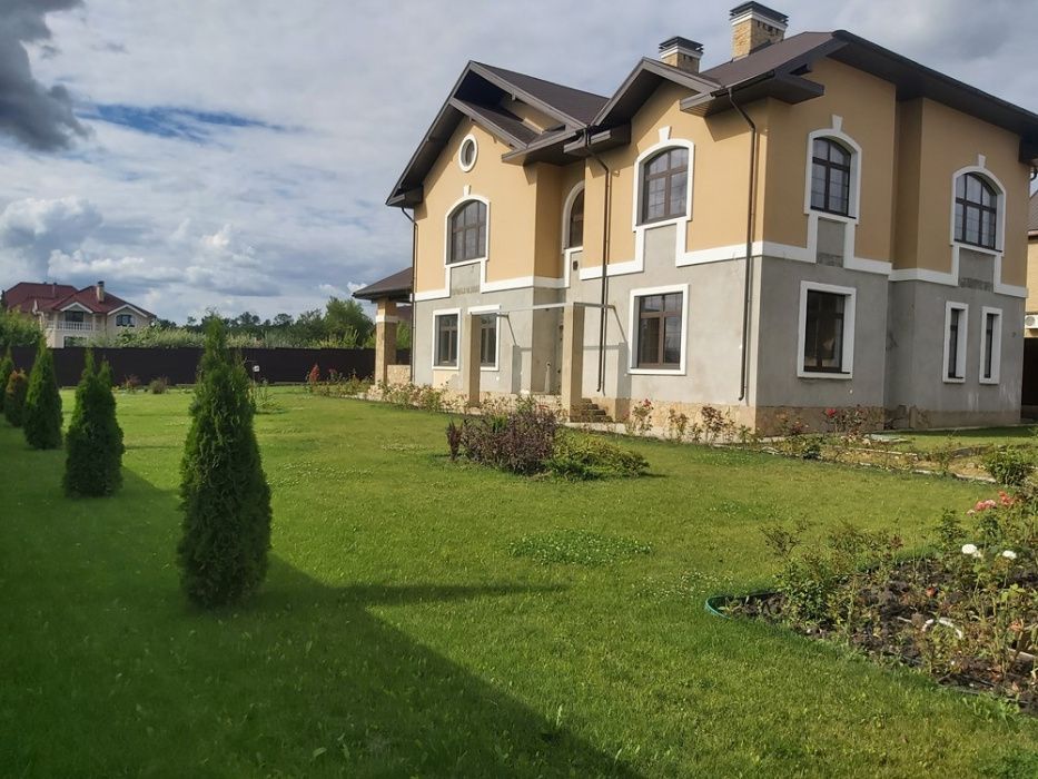 Продам дом Поле Чудес-1, 328м, 20 соток, гараж 144м, пгт М.Даниловка