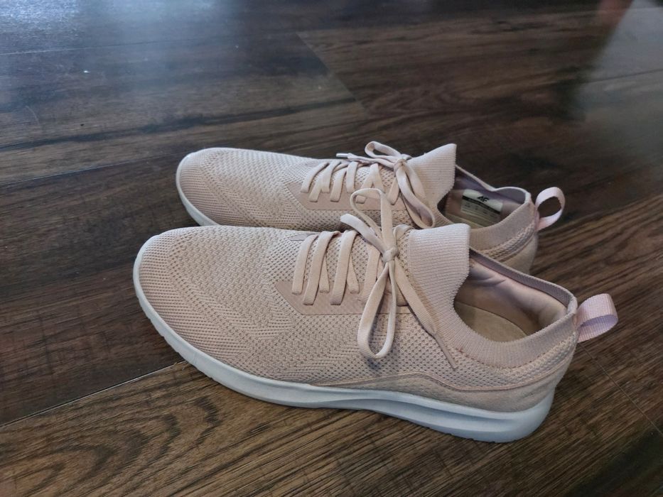 Buty damskie 4F. Rozmiar 39