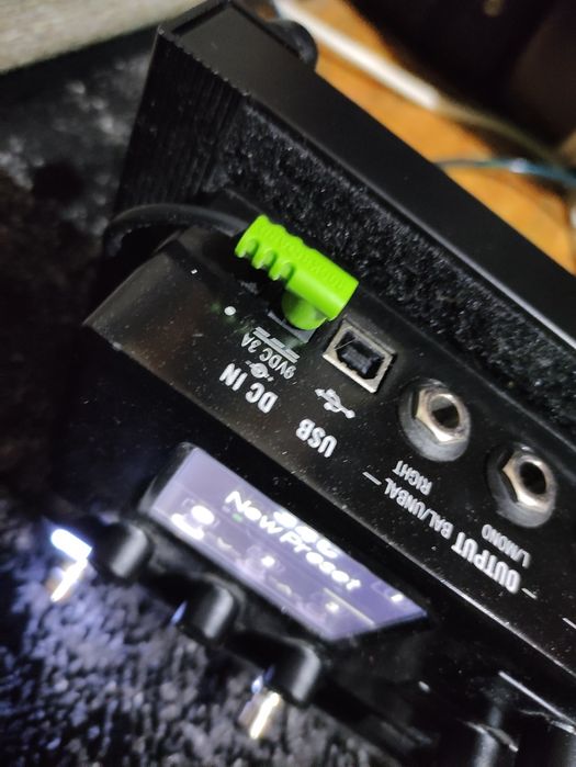 Line6 HX Stomp com caixa e cabos para fonte de alimentação