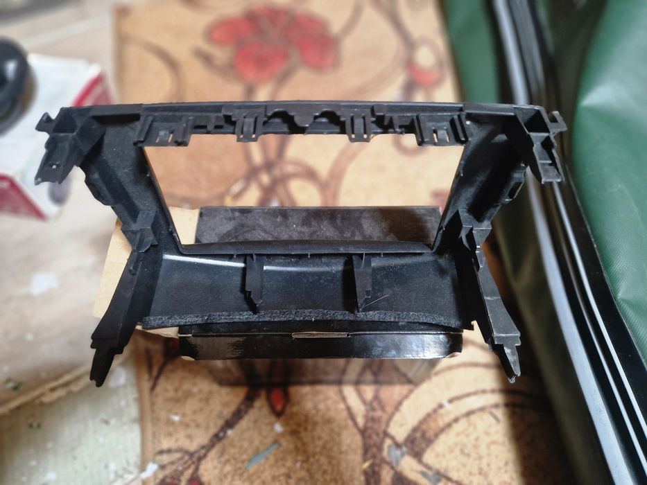 Перехідна рамка магнітоли Toyota RAV4 I II