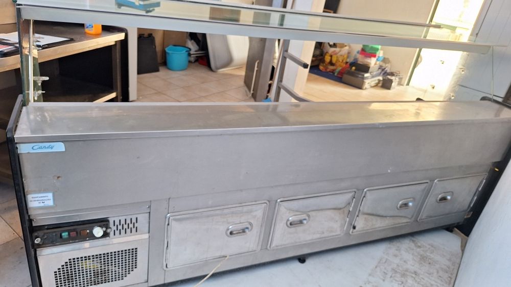 Vitrine de frente vertical