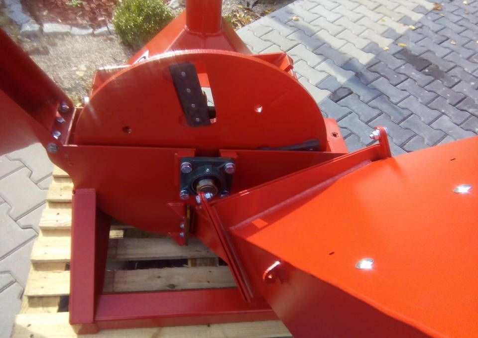 щепоріз подрібнювач гілок CYKLON-130 Польща (дробарка, измельчитель)