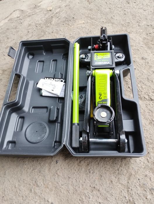 Домкрат підкатний гідравлічний Winso( Польща)